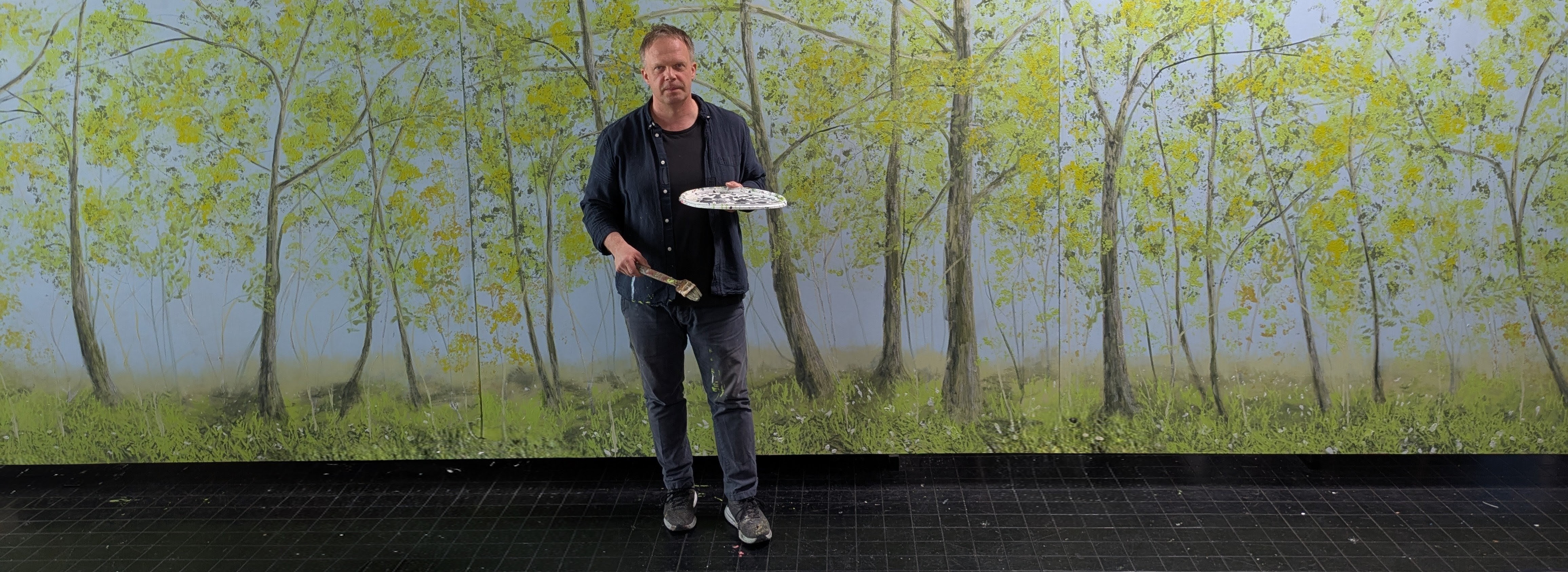 Christian Doil vor dem Gem&auml;lde auenwald