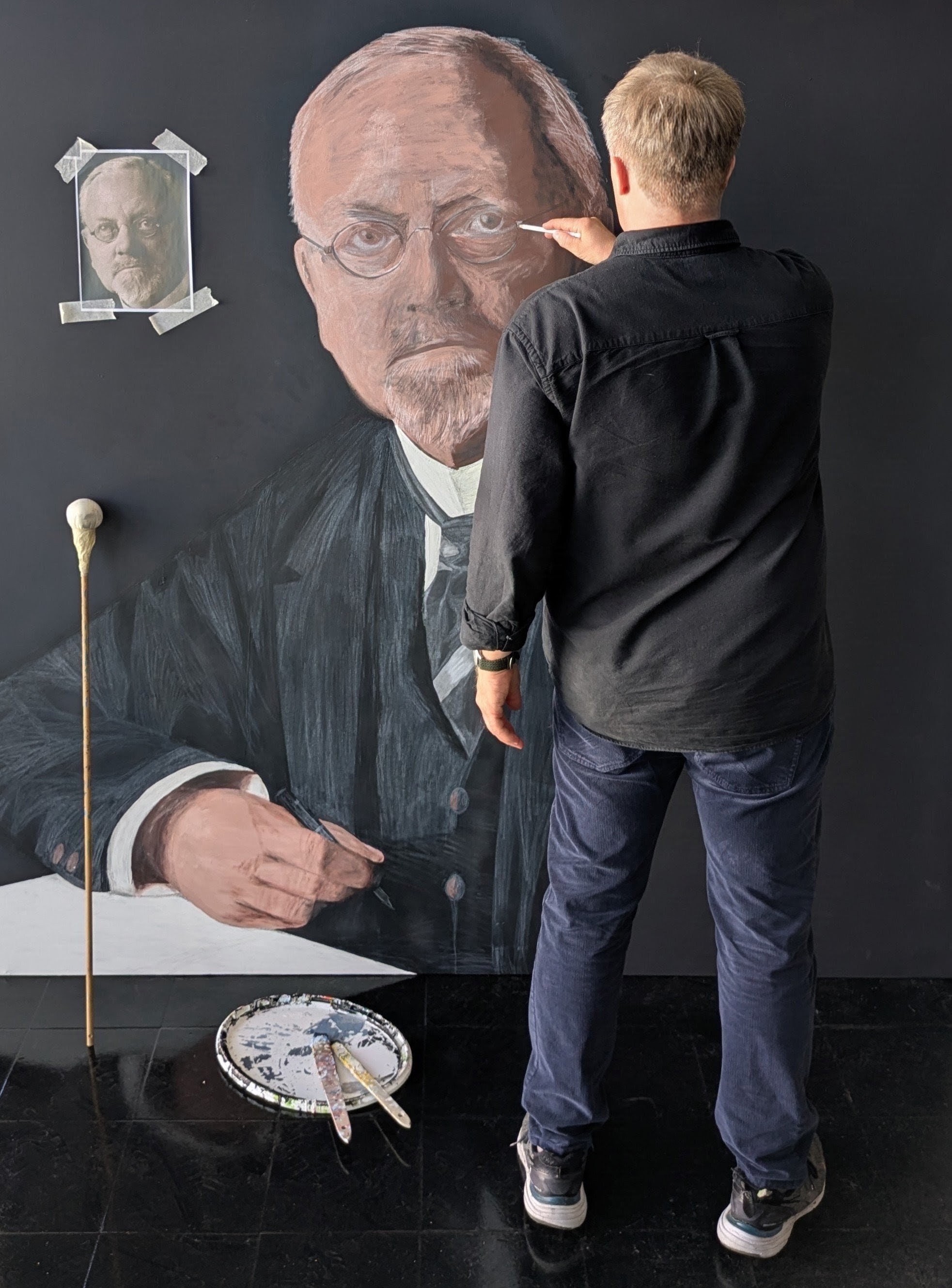 Christian Doil beim Malen des Gem&auml;ldes - august von parseval